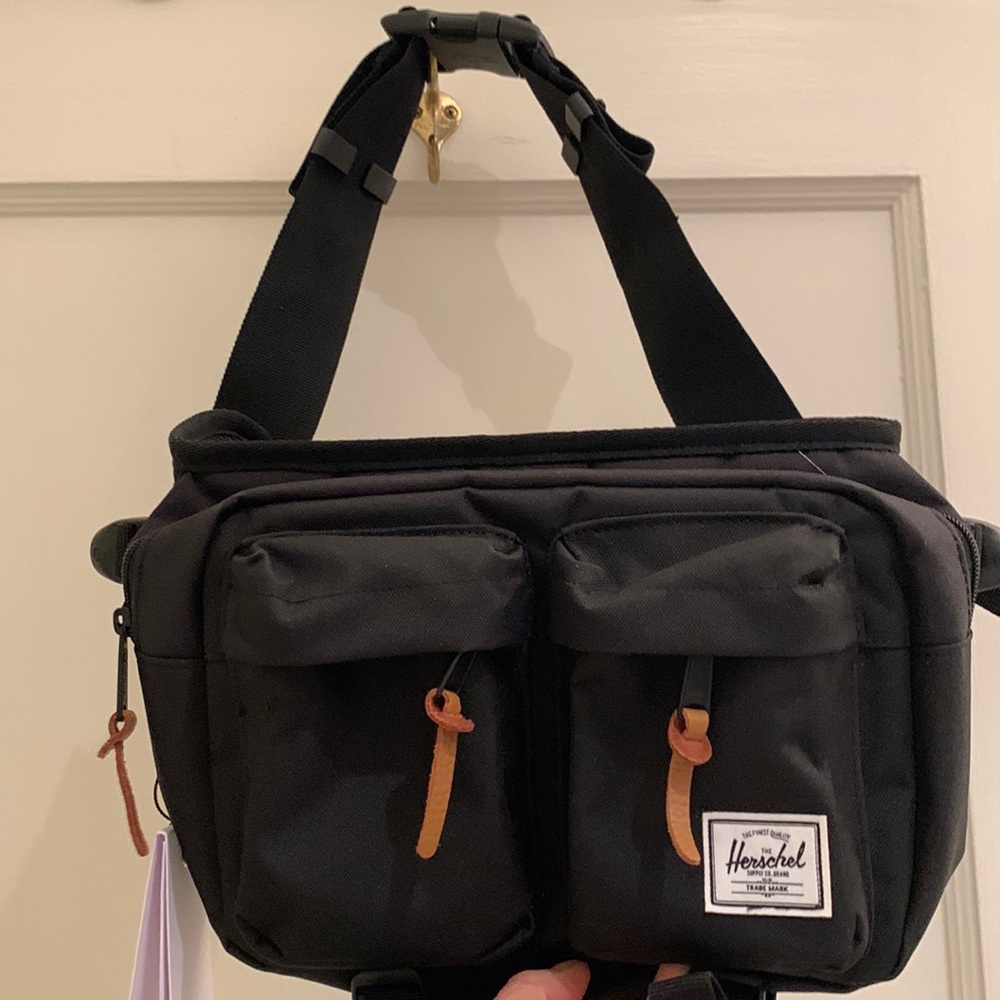 NWT Herschel Supply Co. Eighteen Hip Pack Bag 6L